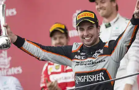 Checo Pérez en podio con Sauber F1